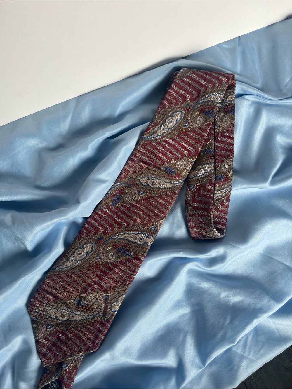 Men's Vintage Paisley Pattern Burgundy Tie